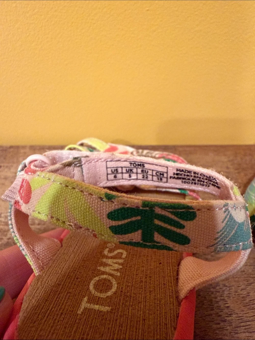 TOMS Toddler Floral Sandals, 6